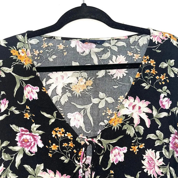 American Eagle Black Synthetic Tie Front Floral Print Top Medium Women’s - Picture 3 of 13
